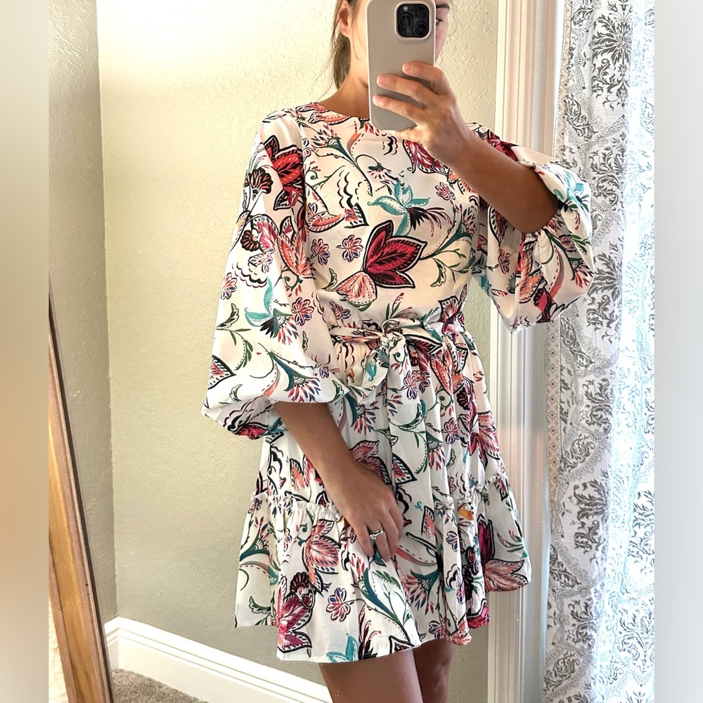 NWT Baltic Born white floral mini dress and ruffle hem w 3/4 puff sleeves - Picture 3 of 17
